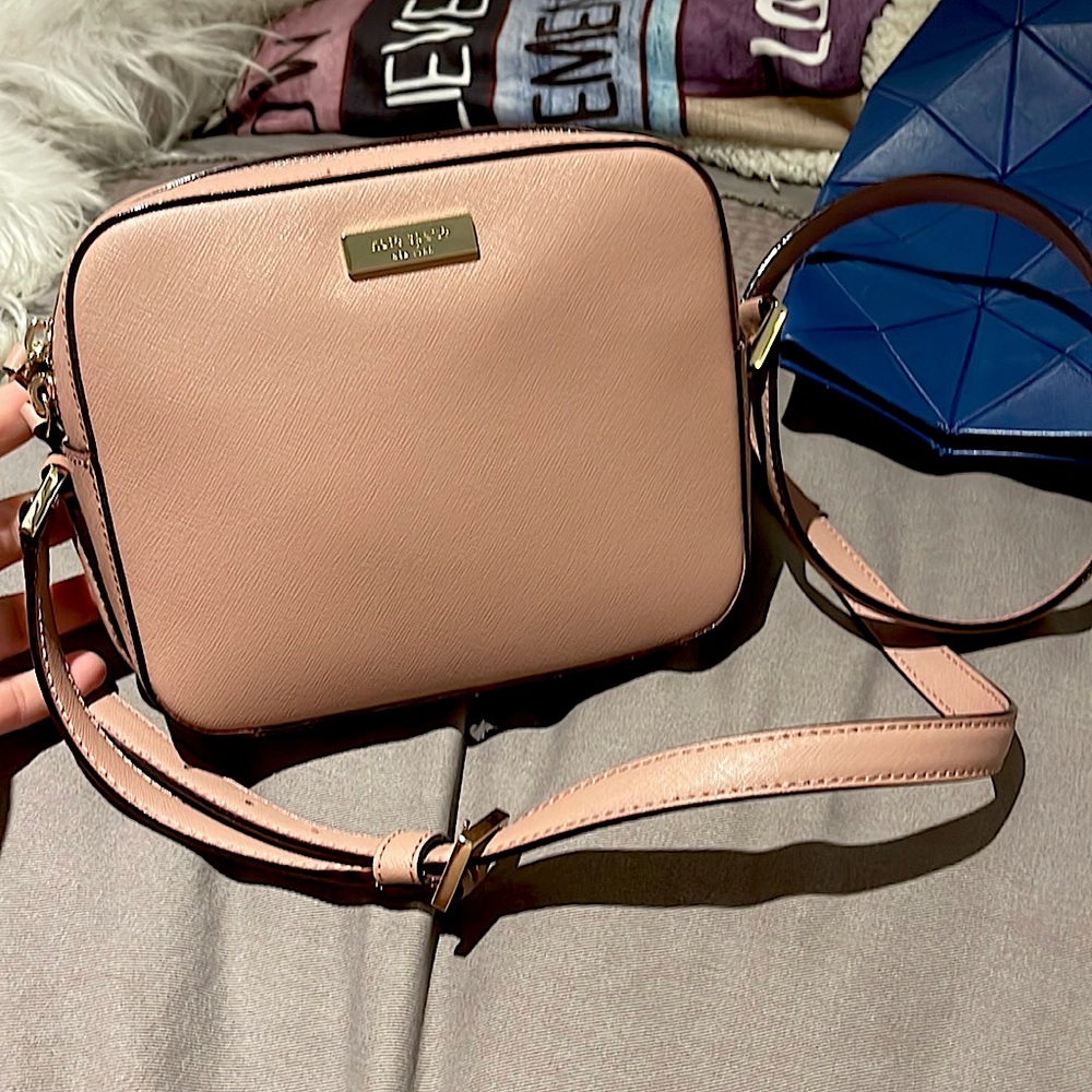 Never worn purse looking for an owner!